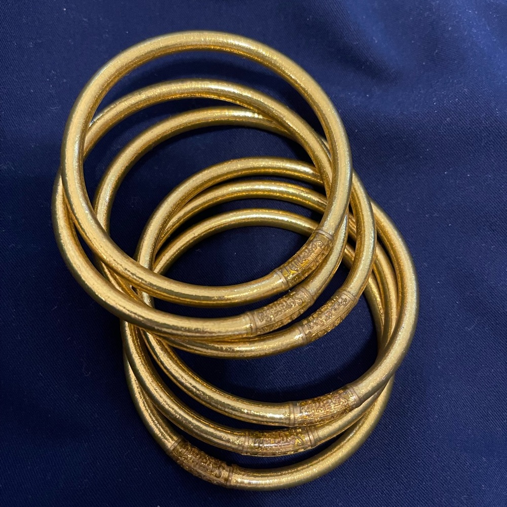 Chic Gold Bangle Set